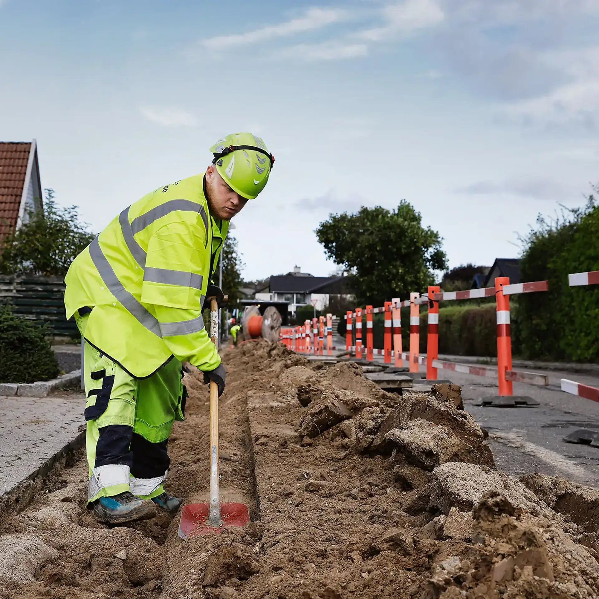 TDC Net Fiber Installation Residential Street